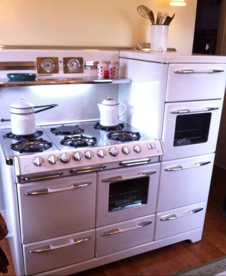 Vintage gas range serviced by Octopus Royal