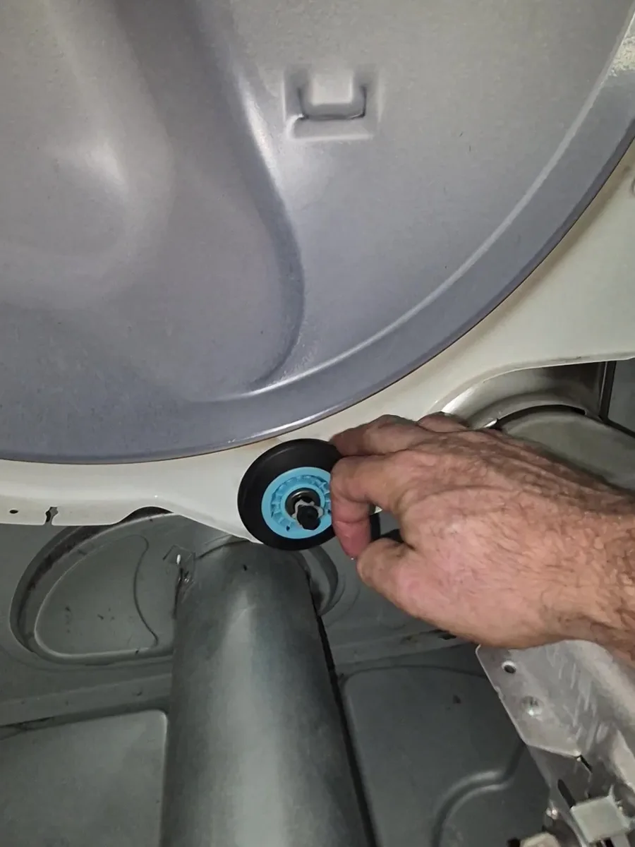 New drum support roller installed in a Samsung dryer in Thornhill